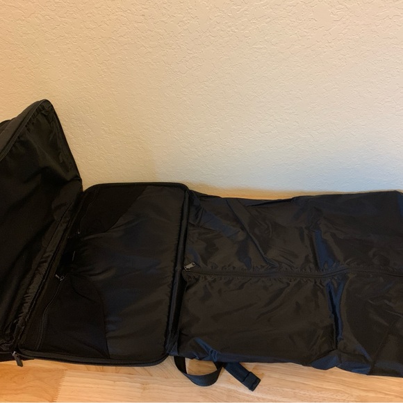 Genius Pack Travel Backpack CARRY ON With Integrated Garment Suiter - Picture 9 of 11